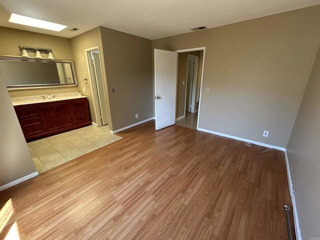 Building Photo - 450 Lynwood Ln