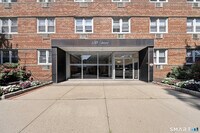 Building Photo - 140 Grove St