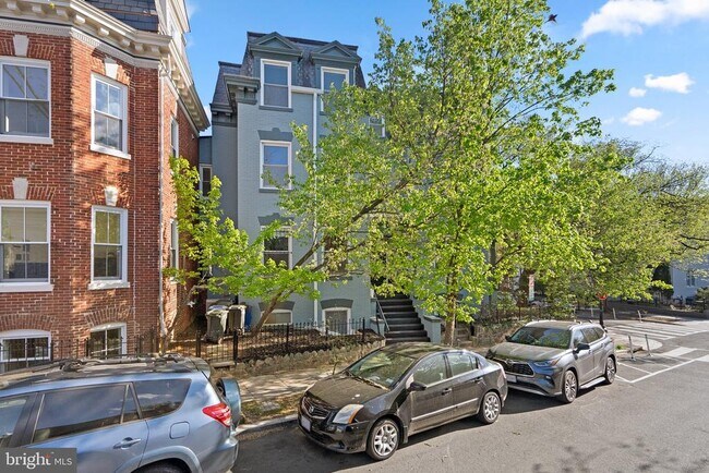 Building Photo - 1616 Kilbourne Pl NW