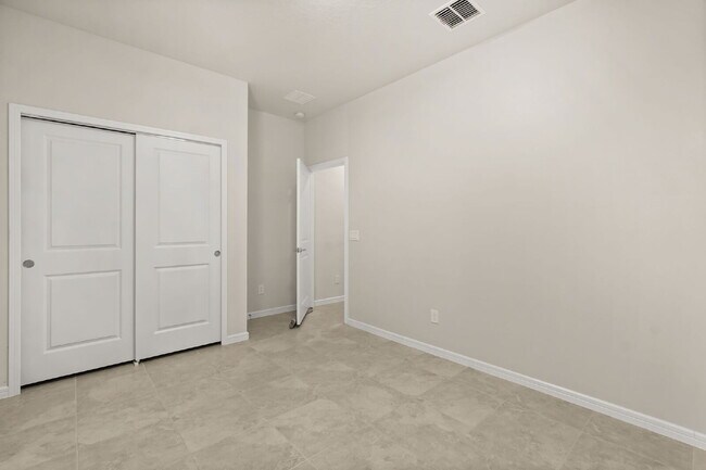 Building Photo - 2715 Clear Night Ave