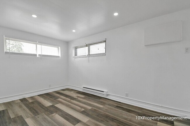 Building Photo - 499 E Columbus St