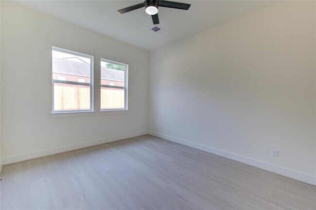 Building Photo - 4336 Avron Dr