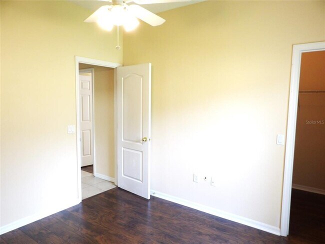 Building Photo - 3074 Bay Laurel Cir N