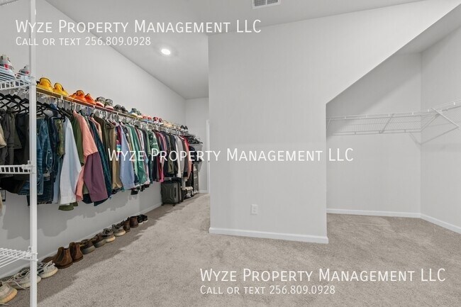 Building Photo - 283 Shubert Dr