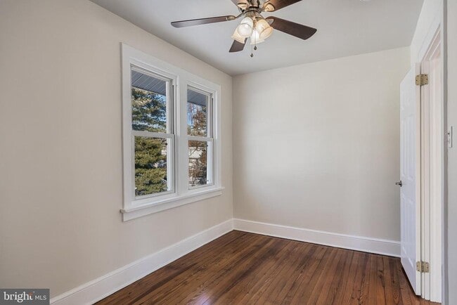 Building Photo - 306 Lincoln Ave