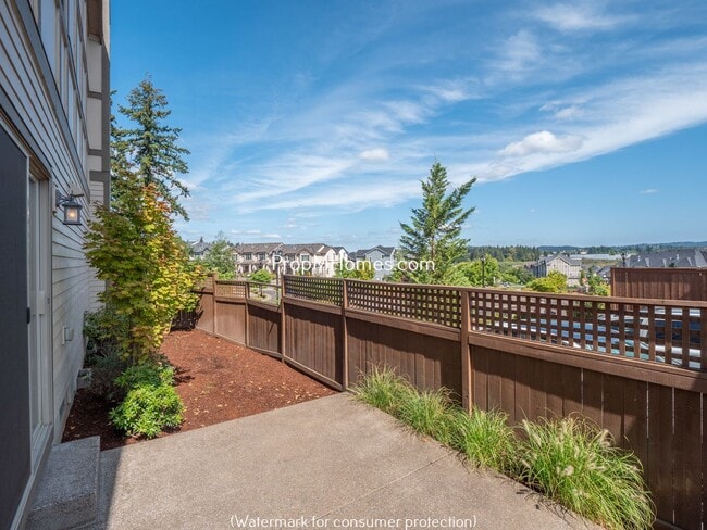 Building Photo - Fantastic Three Bedroom Home In Wilsonville On Corner Lot!