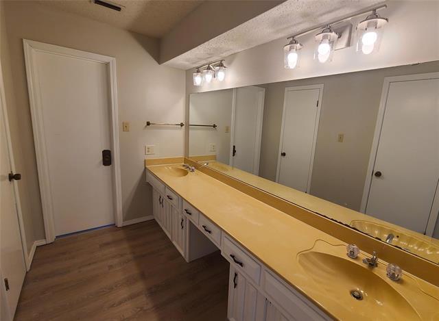 Building Photo - 7519 Ravenswood Rd