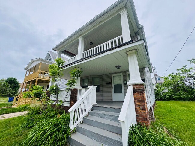 Building Photo - 11521 Tuscora Ave
