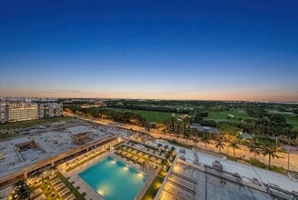 Building Photo - 5252 NW 85th Ave