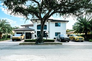 Building Photo - 8450 NW 169th Ter