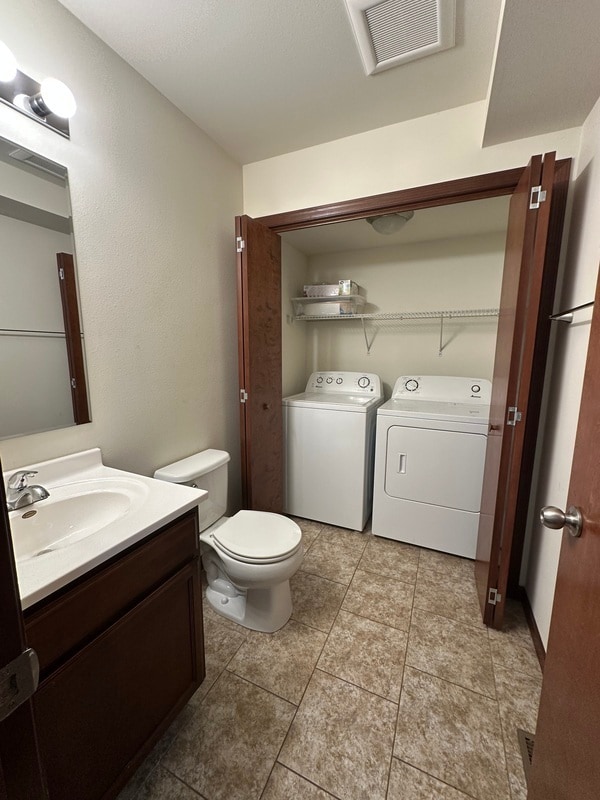Building Photo - 1121 Prairie Rose Dr SW