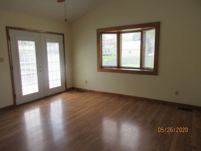 Building Photo - 1513 Runnion Ave