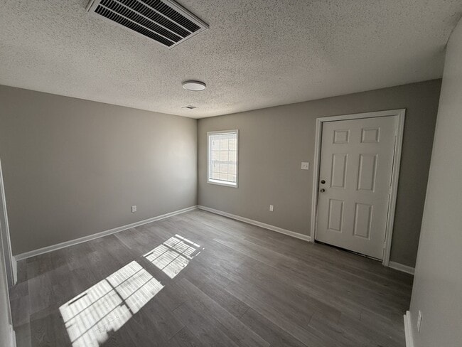 Building Photo - 1157 N Belvedere Blvd