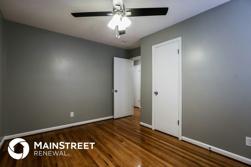 Building Photo - 1812 NE 54th Terrace