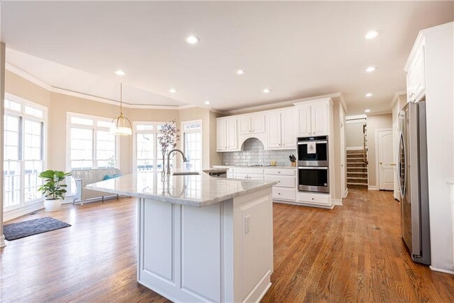 Building Photo - 9360 Nesbit Lakes Dr