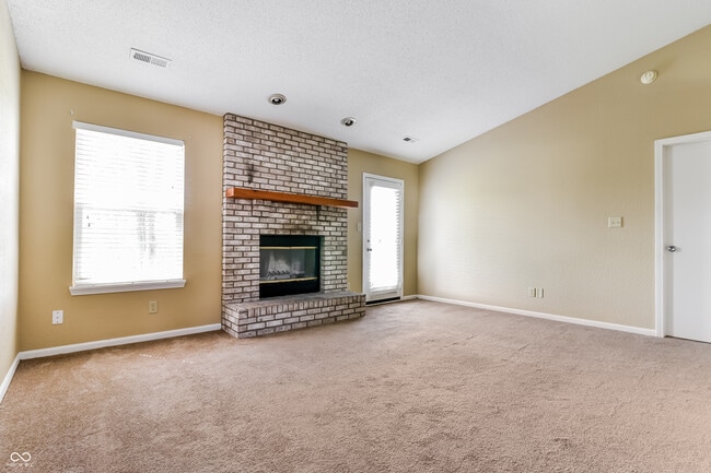 Building Photo - 2736 Woodfield Blvd
