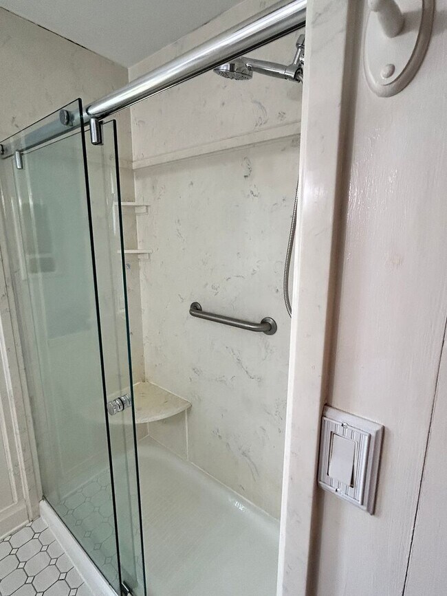 Building Photo - ****COMING SOON****