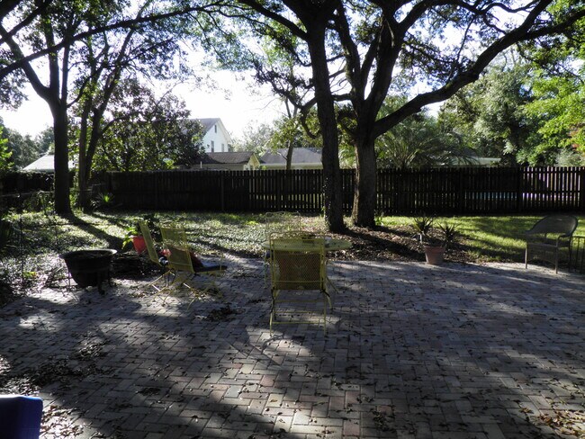 Building Photo - 103 Alden Dr