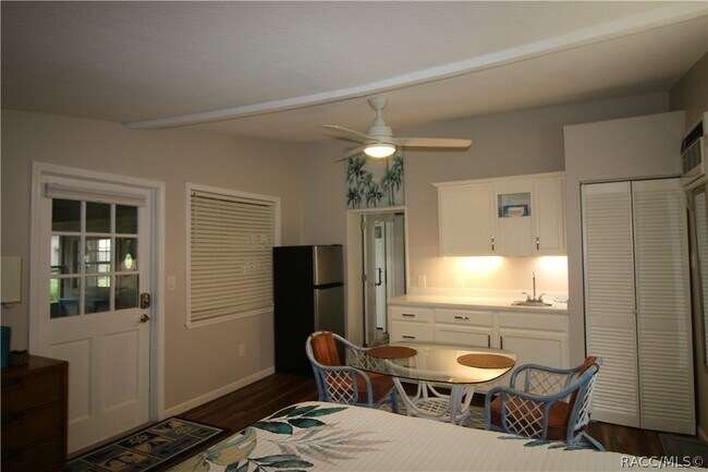 Building Photo - 5245 S Covewood Terrace