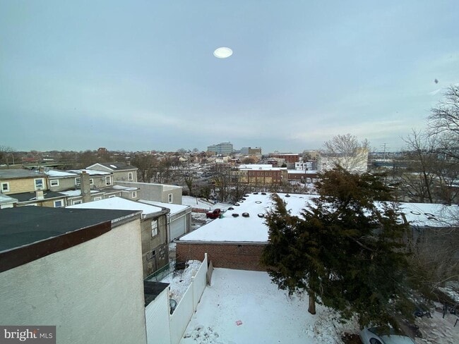 Building Photo - 220 Pearl St