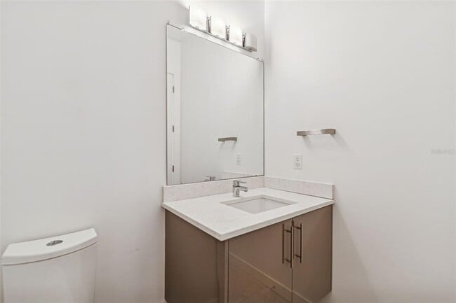 Building Photo - 6719 S Dauphin Ave