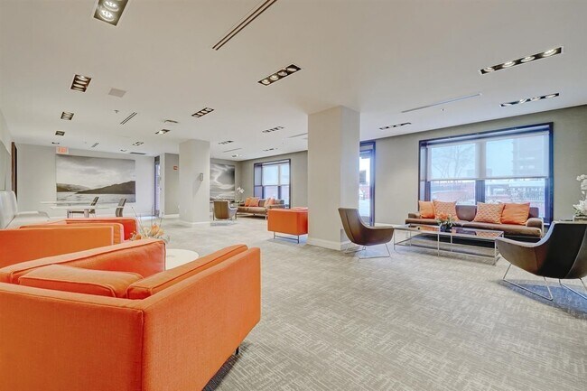 Building Photo - 102 Christopher Columbus Dr