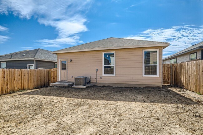 Building Photo - 4 Bedrooms located off Hwy 90W and Grosenb...