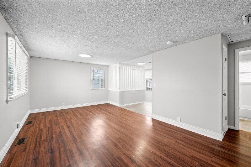 Building Photo - 4570 W Center Ave