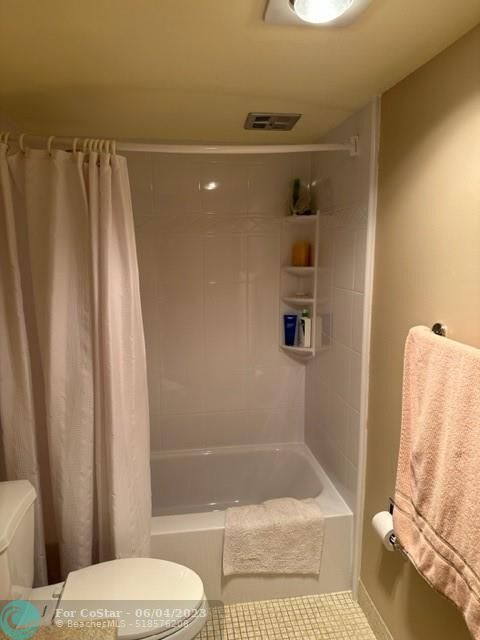 Building Photo - 2661 S Course Dr