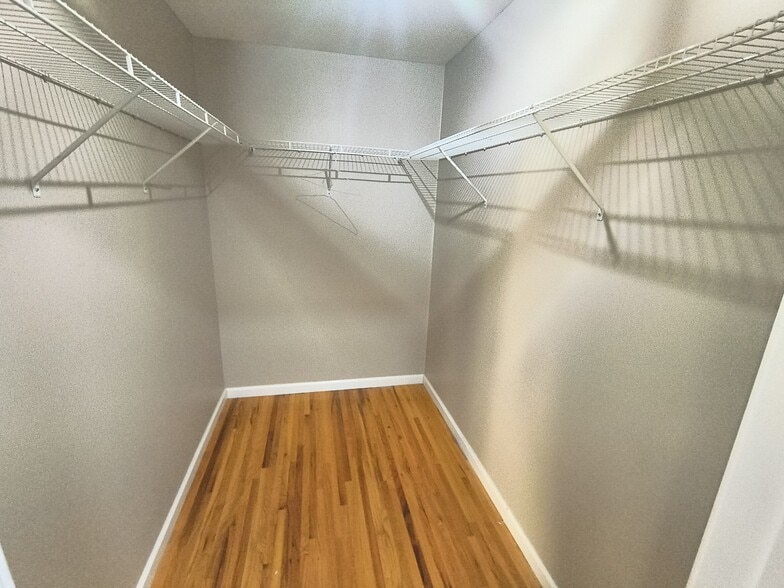 Building Photo - 5 Pastoral Ct