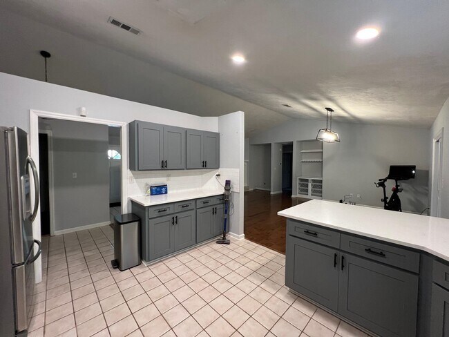 Building Photo - 1430 Blockford Ct W