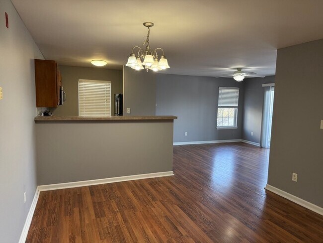 Building Photo - Two Bedroom Two Bath Condo with NO STAIRS!!