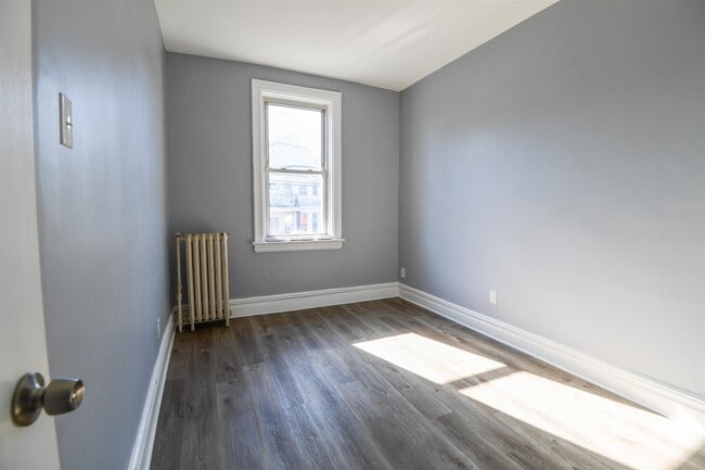 Building Photo - 153 Sterling Ave