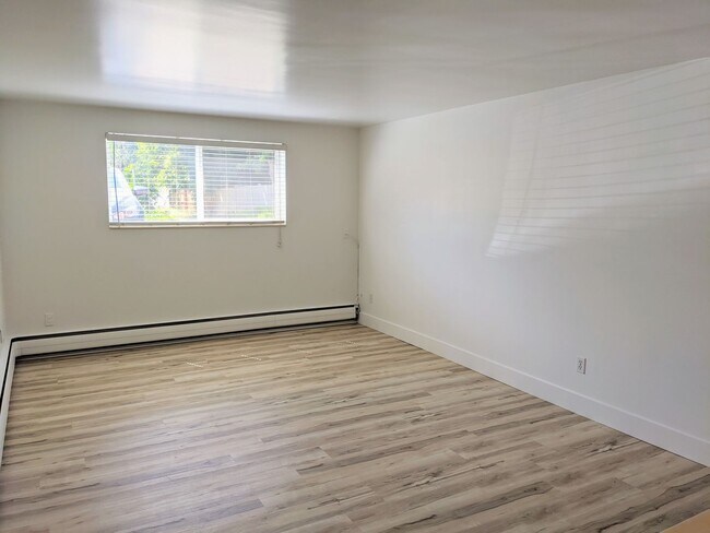 Building Photo - Executive 2 bedroom in the heart of sugarh...