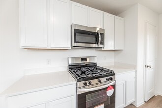 Building Photo - 7347 Greenbriar Cayon Ln