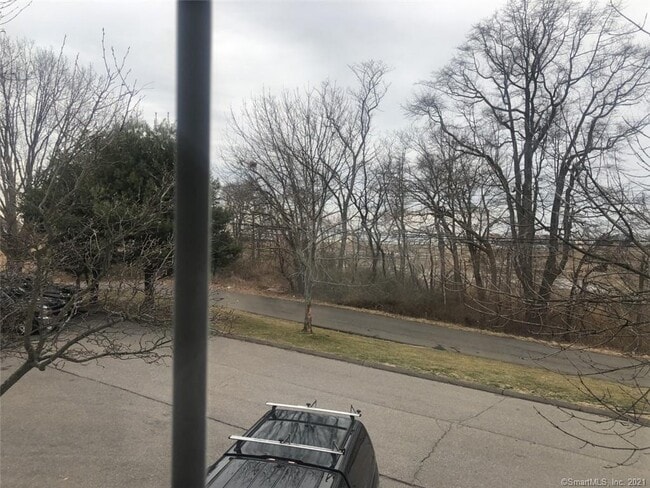 Building Photo - 560 Silver Sands Rd