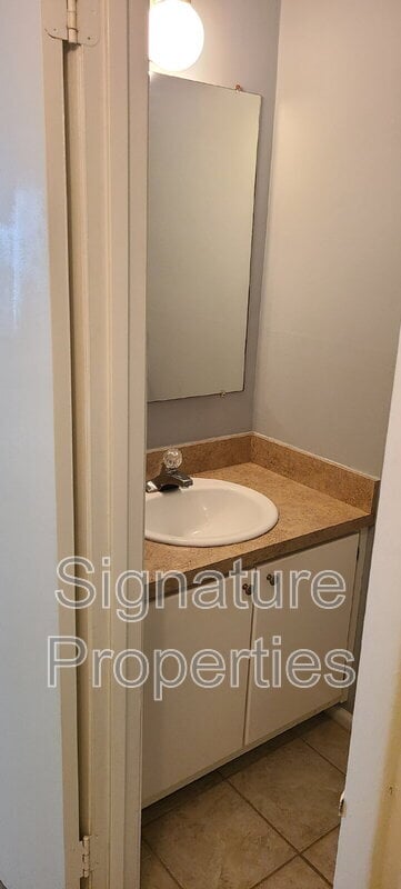 Building Photo - 8602 Ransco Ct