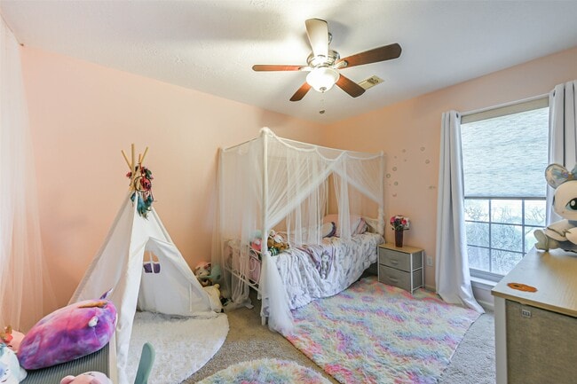 Building Photo - 4030 Bentley Dr