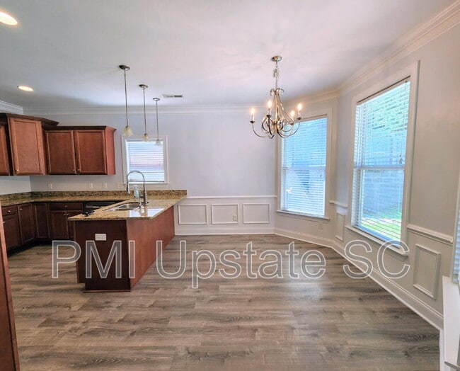 Building Photo - 1039 Blythwood Dr