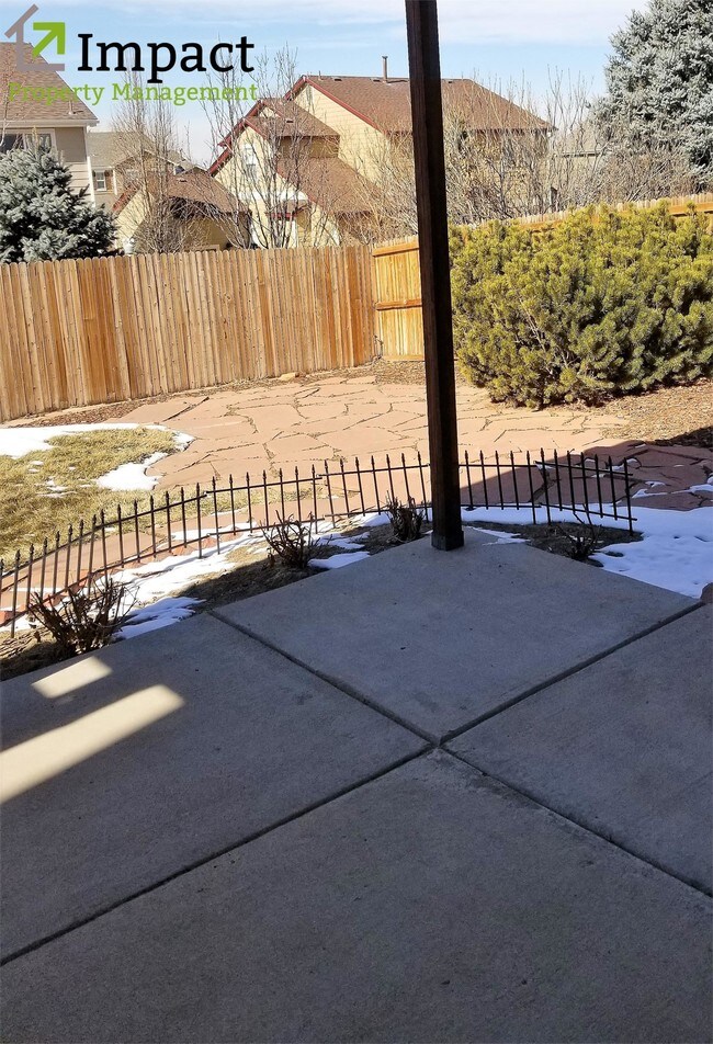 Building Photo - 11595 Crow Hill Dr