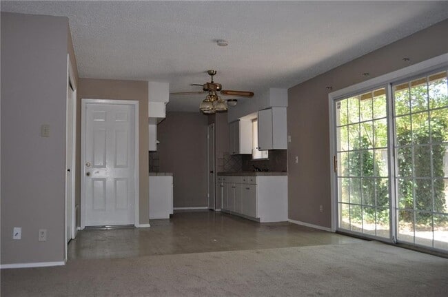 Building Photo - 1006 Warrington Dr