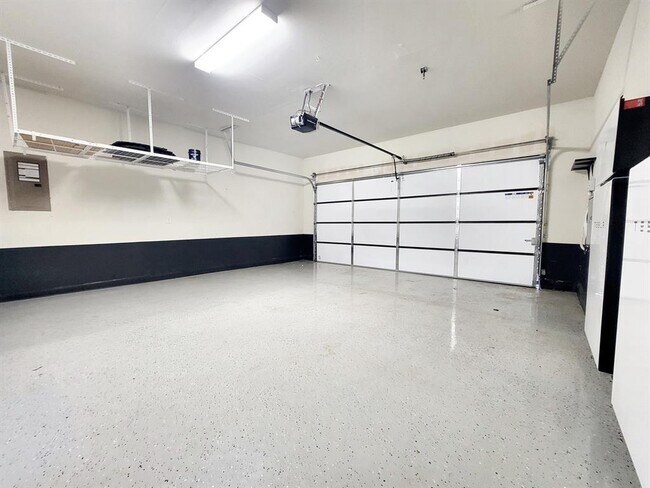 Building Photo - 15811 Windroot St