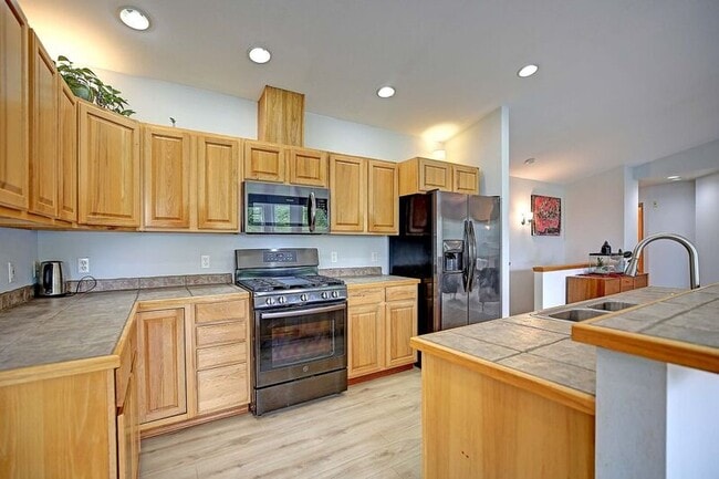 Building Photo - 185 Sky Vista Pl