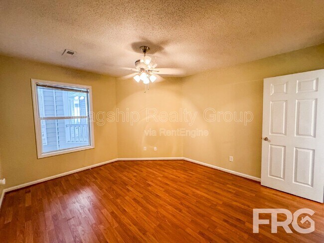 Building Photo - 3306 Mulberry Ln