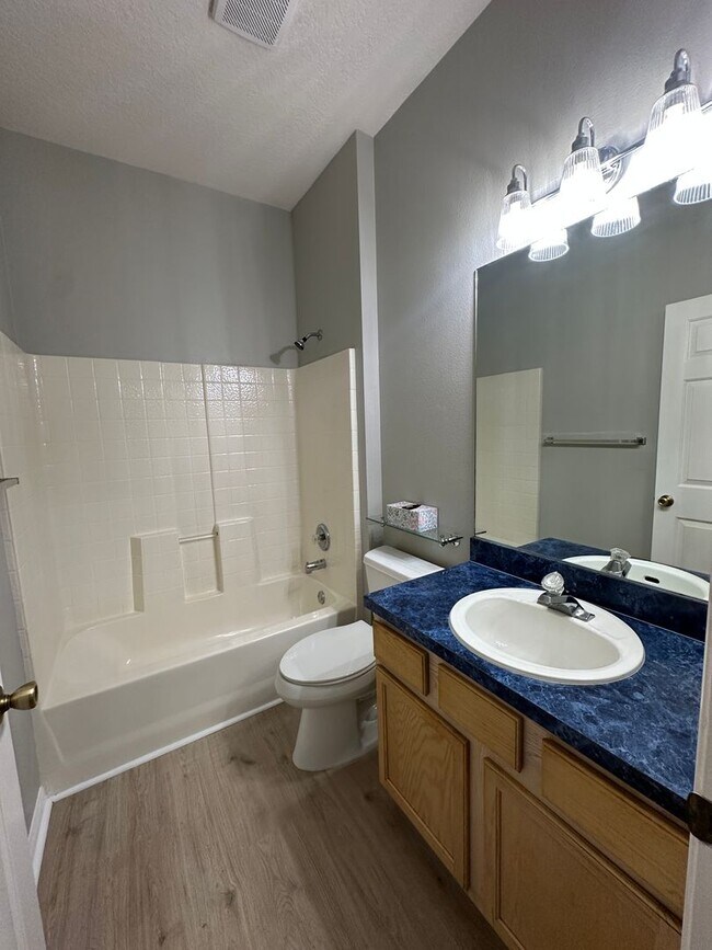 Building Photo - Freshly Updated Heritage Estates Pool Home for Rent