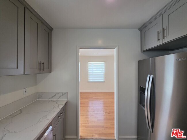 Building Photo - 102 Gaviota Ave