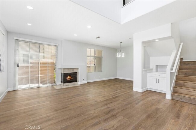 Building Photo - 10 Bravo Ln