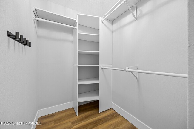 Building Photo - 500 Summerset Ct