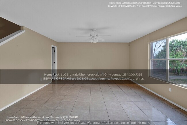 Building Photo - 3 Bedroom 2.5 Bath Available