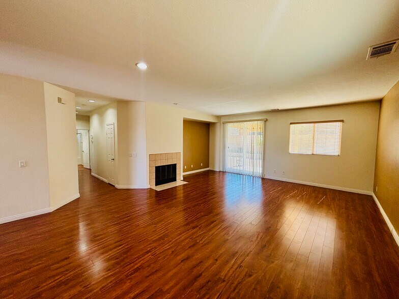 Building Photo - 5806 W Avenue K3